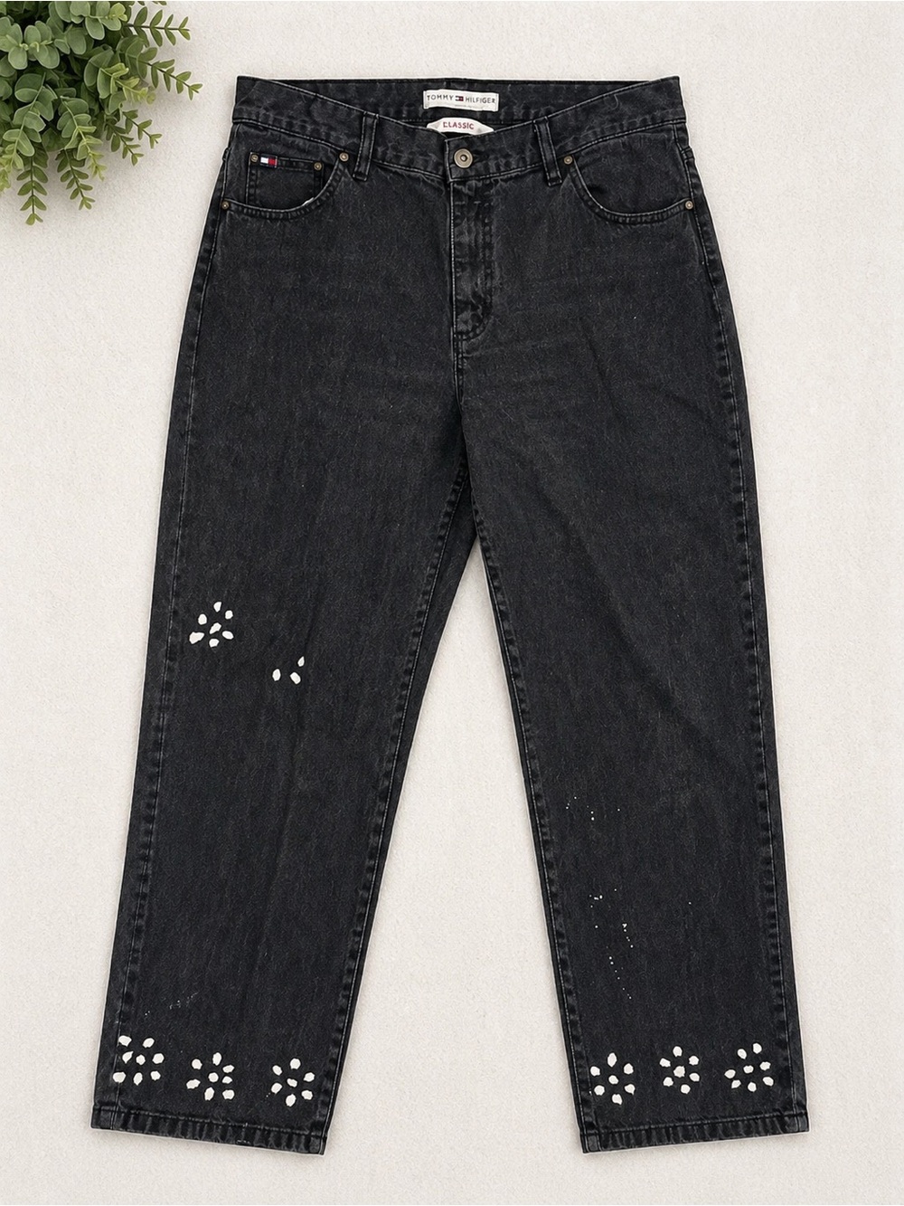 Tommy Hilfiger Black Straight Leg Jeans Women’s 16 Painted Floral Detail